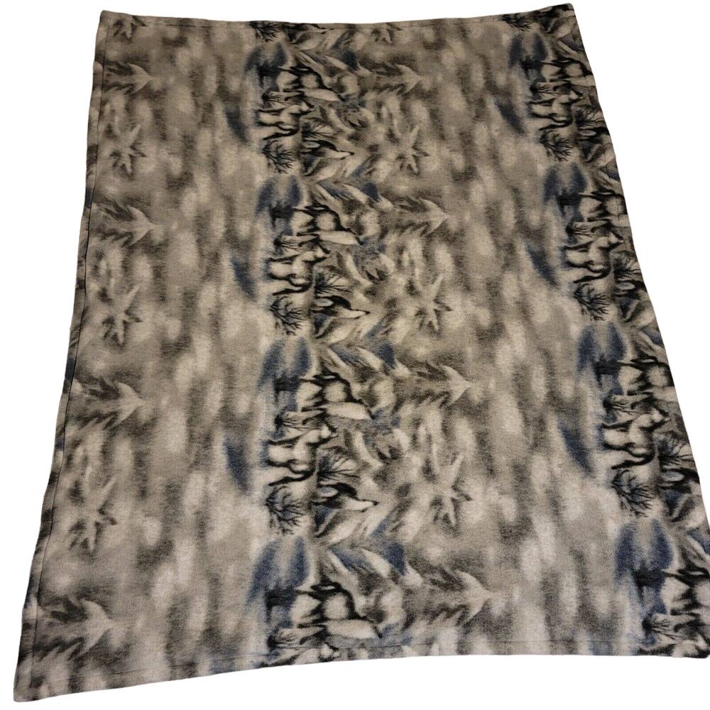 Fleece Lap Blanket Snow Wolf Scene Howling Wall Hanging Hand Made